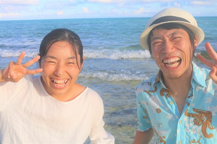 笑顔の夫婦