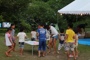 ワンラブ久米島会場子どもシャボン玉コーナー6