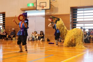 娘の運動会エイサーの獅子舞