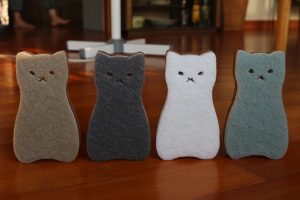 並んだ猫ちゃんスポンジ