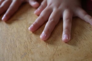 水桃を一度塗った爪