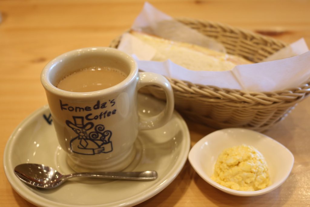 カフェオレと卵とトースト