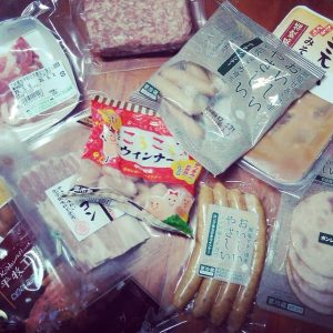 平田牧場から届いたお肉と加工品の数々